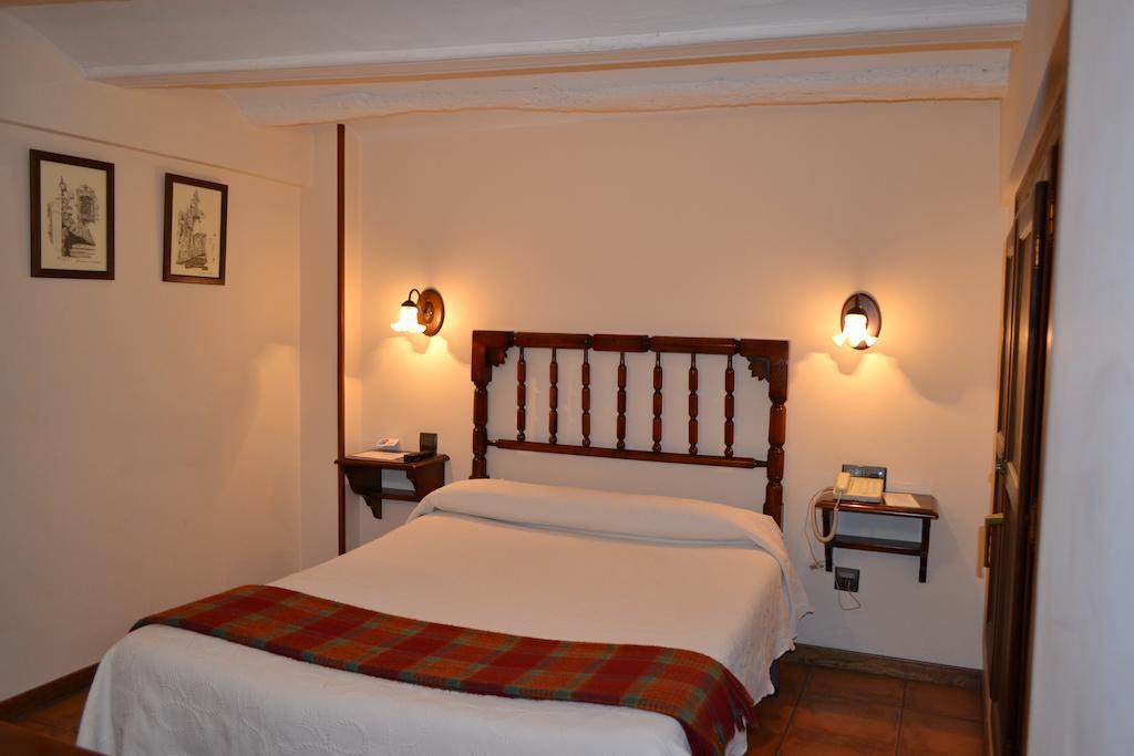 Hostal Santa Agueda Tarazona Habitación foto